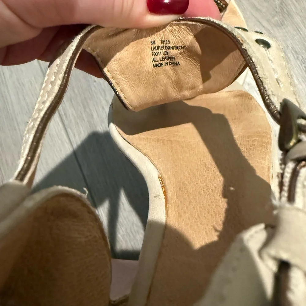 Frye Laurel Ornament Beige Sandals with Beaded Detail Size 8 - Picture 2 of 8